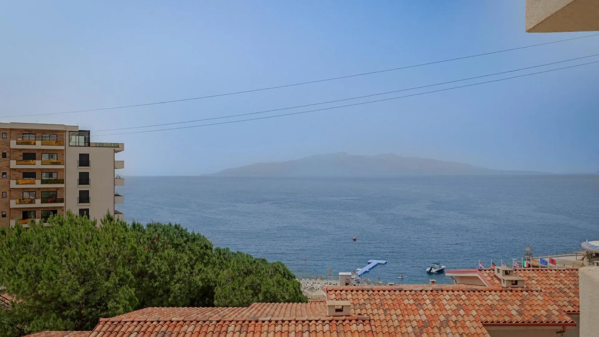 Marin Bougainville Apartament Sarande 0*,  Albania