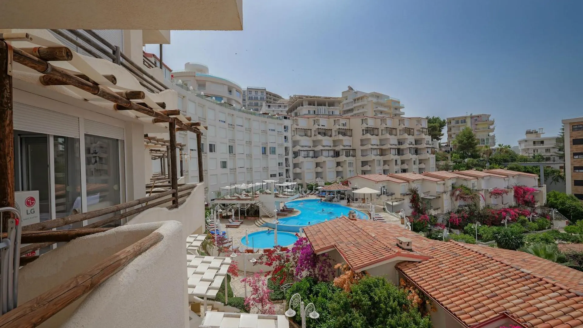 Apartment Marin Bougainville Apartament Sarande Albania