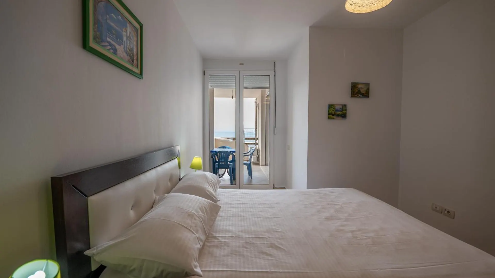 Marin Bougainville Apartament Sarande Albania