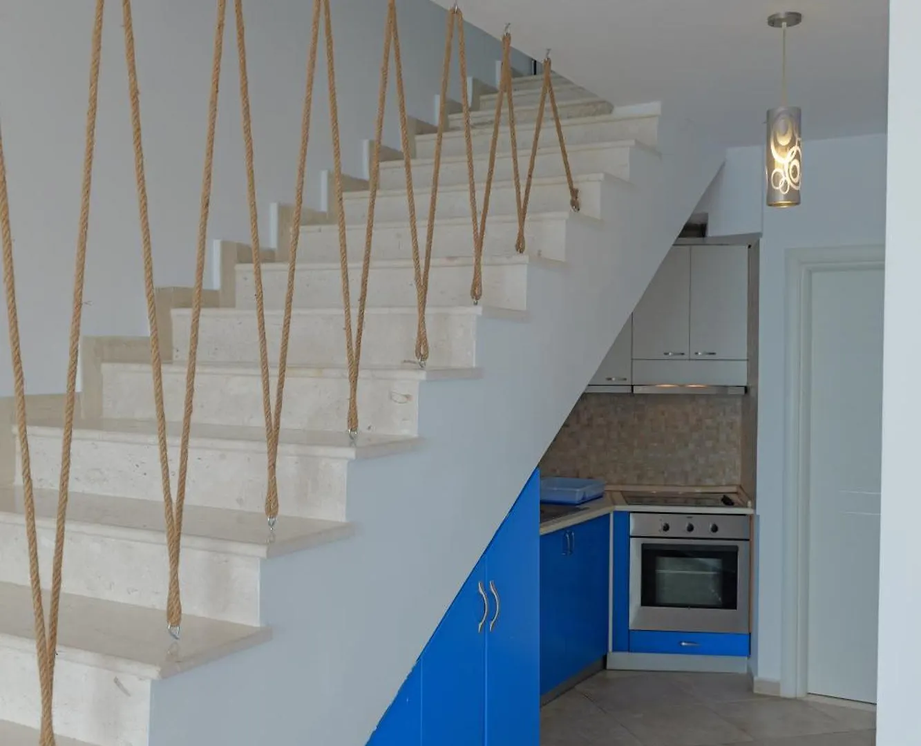 アパート Marin Bougainville Apartament Sarandë アルバニア